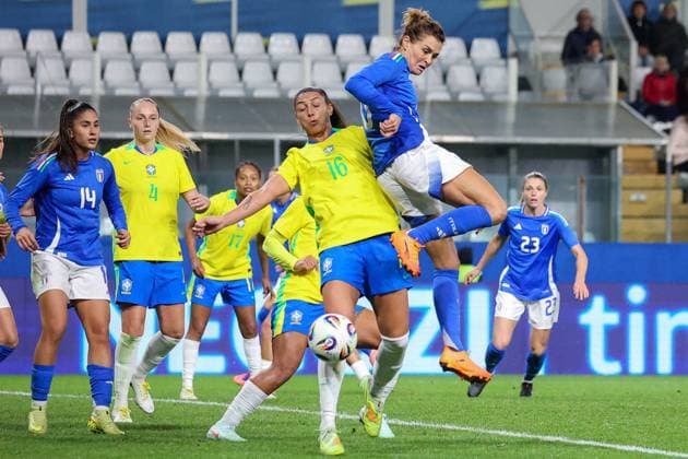 CALCIO - Amichevole - Italy Women vs Brazil Women Beatriz Zaneratto Joao and Cristiana Girelli during Italy Women vs Brazil Women, Friendly football match in Parma, Italy, October 28 2025 Parma Italy  Copyright: xIPAxSport ABACAx