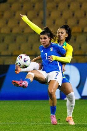CALCIO - Amichevole - Italy Women vs Brazil Women Sofia Cantore of Italy compete for the ball with Mariza Nascimento Silva of Brazil during the friendly match between Italy women and Brazil women, Stadio Tardini on October 28, 2025 in Parma, Italy. Photo: Cinzia Camela. Parma Italy  Copyright: xIPAxSport ABACAx