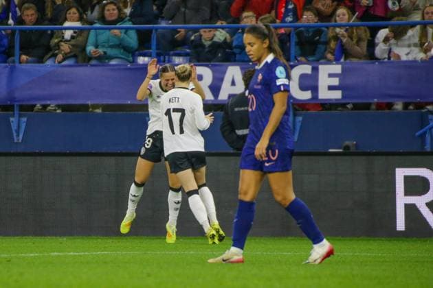 28 10 2025, xgrfx, football UEFA Women s Nations League semi-final , France Germany v l goal, Klara Bühl German women s national team DFL DFB REGULATIONS PROHIBIT ANY USE OF PHOTOGRAPHS as IMAGE SEQUENCES and or QUASI VIDEO Caen