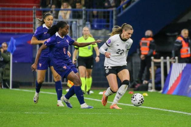 28 10 2025, xgrfx, Soccer UEFA Women s Nations League Semifinal , France Germany v l Oriane Jean Francois France , Jule Brand German Women s National Team DFL DFB REGULATIONS PROHIBIT ANY USE OF PHOTOGRAPHS as IMAGE SEQUENCES and or QUASI VIDEO Caen