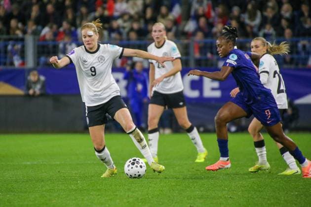 28 10 2025, xgrfx, Soccer UEFA Women s Nations League Semi-Final , France Germany v l Sjoeke Nüsken German Women s National Team , Melvine Malard France DFL DFB REGULATIONS PROHIBIT ANY USE OF PHOTOGRAPHS as IMAGE SEQUENCES and or QUASI VIDEO Caen