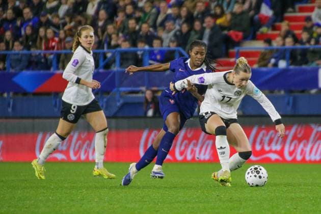 28 10 2025, xgrfx, football UEFA Women s Nations League semi-final , France Germany v l Oriane Jean Francois France , Franziska Kett German women s national team DFL DFB REGULATIONS PROHIBIT ANY USE OF PHOTOGRAPHS as IMAGE SEQUENCES and or QUASI VIDEO Caen