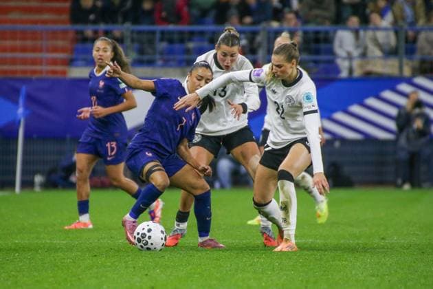 28 10 2025, xgrfx, Soccer UEFA Women s Nations League Semifinal , France Germany v l Sakina Karchaoui France , Carlotta Wamser, Jule Brand German Women s National Team DFL DFB REGULATIONS PROHIBIT ANY USE OF PHOTOGRAPHS as IMAGE SEQUENCES and or QUASI VIDEO Caen