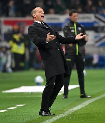 (251029) -- BERGAMO, Oct. 29, 2025 -- AC Milan s head coach Massimiliano Allegri reacts during a Serie A football match between Atalanta and AC Milan in Bergamo, Italy, Oct. 28, 2025. (Photo by Xinhua) (SP)ITALY-BERGAMO-FOOTBALL-SERIE A-ATALANTA VS AC MILAN AlbertoxLingria 