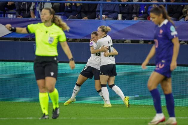 Caen, France 28 October 2025 UEFA Nations League Women 2025 2026 France vs Germany In the picture from left scorer Klara Bühl Buehl Germany scores the goal to 2 1 for Germany and cheers with Franziska Kett Germany Stade Michel dÂ Ornano Copyright: xFotostandx xFantinix