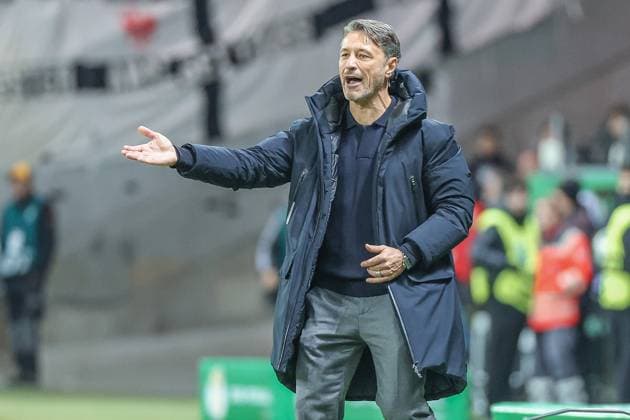 Soccer DFB Pokal Eintracht Frankfurt Borussia Dortmund on 28 10 2025 at Deutsche Bank Park in Frankfurt Coach Niko Kovac Dortmund gives loud instructions MH
