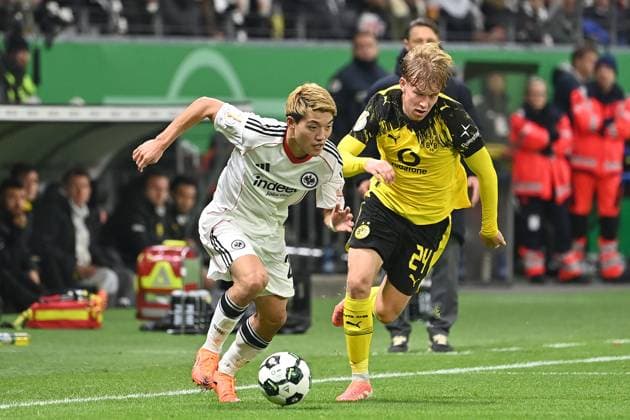 NO SALES IN JAPAN Ritsu DOAN Eintracht Frankfurt , action,duel against Daniel SVENSSON Borussia Dortmund Football DFB Pokal , 2 round Eintracht Frankfurt Borussia Dortmund 2 4 i E on 28 10 2025 , DEUTSCHE BANK PARK season 2025 2026,