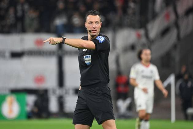 Referee Sven JABLOSNKI, single picture, cropped single motif, half figure, half figure Football DFB Cup , 2nd round Eintracht Frankfurt Borussia Dortmund 2 4 i E on 28 10 2025 , DEUTSCHE BANK PARK season 2025 2026,