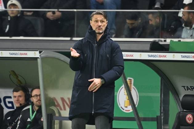 Niko KOVAC coach Borussia Dortmund , gestures, gives instructions, single image, cropped single motif, half figure, half figure Football DFB Cup , 2nd round Eintracht Frankfurt Borussia Dortmund 2 4 i E on 28 10 2025 , DEUTSCHE BANK PARK season 2025 2026,