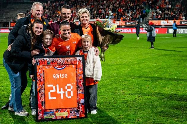 NIJMEGEN , 28-10-2025 , Goffertstadion , season 2025 2026 , Friendly football , match between Netherlands and Canada (women) , picture shows Netherlands player Sherida Spitse says farewell as a player of the Dutch national womens football team Netherlands - Canada women (women, friendly)  x31748186x Copyright: