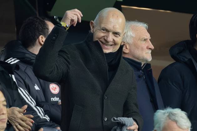 Eintracht Frankfurt - Borussia Dortmund, DFB-Pokal DFB-Präsident Bernd Neuendorf und DFB-Sportdirektor Rudi Völler sind unter den Zuschauern. DFB-Pokalspiel zwischen Eintracht Frankfurt und Borussia Dortmund am 28. Oktober 2025 im Deutsche Bank Park in Frankfurt am Main., Frankfurt am Main Hessen Deutschland Deutsche Bank Park *** Eintracht Frankfurt Borussia Dortmund, DFB Pokal DFB President Bernd Neuendorf and DFB Sports Director Rudi Völler are among the spectators DFB Pokal match between Eintracht Frankfurt and Borussia Dortmund on October 28, 2025 at Deutsche Bank Park in Frankfurt am Main , Frankfurt am Main Hessen Germany Deutsche Bank Park