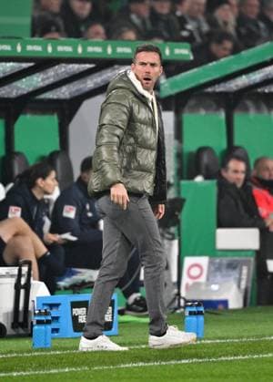 Coach Christian Eichner Karlsruher SC 28 10 2025, Football DFB Pokal, Season 2025 2026, 2 Round, Borussia Mönchengladbach Karlsruher SC 3 1 DFB regulations prohibit any use of photographs as image sequences and or quasi video Moenchengladbach Borussia Park Nordrhein Westfalen Germany Team2