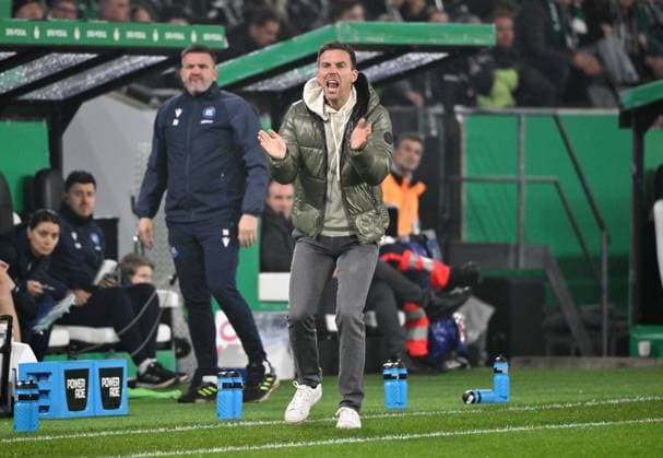 Coach Christian Eichner Karlsruher SC 28 10 2025, Football DFB Pokal, Season 2025 2026, 2 Round, Borussia Mönchengladbach Karlsruher SC 3 1 DFB regulations prohibit any use of photographs as image sequences and or quasi video Moenchengladbach Borussia Park Nordrhein Westfalen Germany Team2