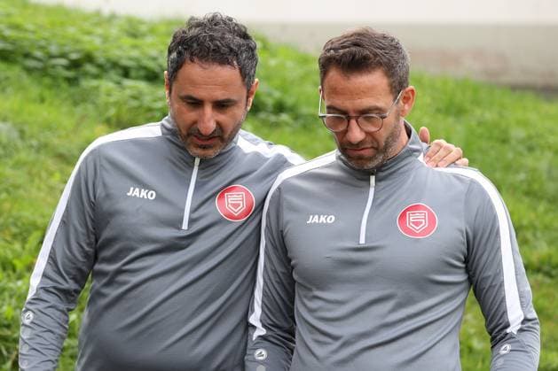 Co-coach Mohamed Aslan SI SI left and coach Boris Schommers SI right training of Sportfreunde Siegen on the artificial turf pitch at Leimbachstadion Soccer Regionalliga West, training, Sportfreunde Siegen, on 29 10 2025 in Siegen Germany