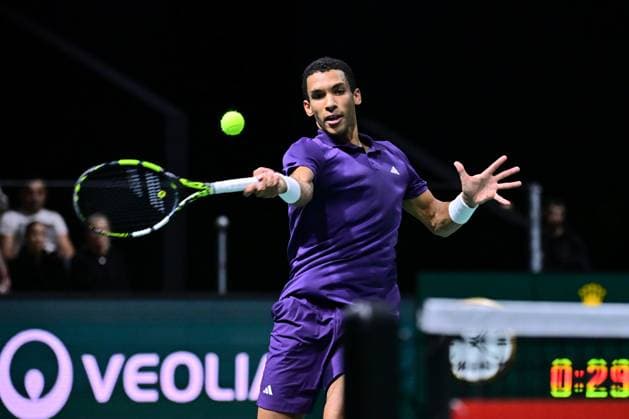 TENNIS : Rolex Paris Masters - Paris - 29 10 2025 Felix Auger Aliassime ( Canada ) during the Rolex Paris Masters at Paris La Defense Arena on October 29, 2025 in Nanterre, France. (Photo by Federico Pestellini PSNewz ) ParisFrance  Copyright: xFedericoxPestellinix