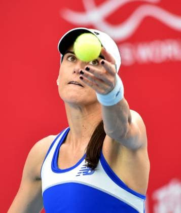 (251029) -- HONG KONG, Oct. 29, 2025 -- Sorana Cirstea serves during the women s singles round of 16 match between Sorana Cirstea of Romania and Ajla Tomljanovic of Australia at the WTA, Tennis Damen Hong Kong Open tennis tournament in Hong Kong, China, Oct. 29, 2025. ) (SP)CHINA-HONG KONG-TENNIS-WTA HONG KONG OPEN (CN) LoxPingxFai 