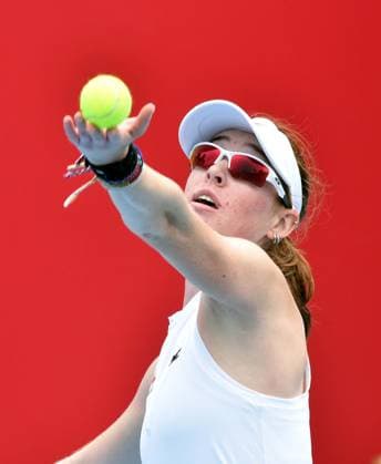 (251029) -- HONG KONG, Oct. 29, 2025 -- Maya Joint serves during the women s singles round of 16 match between Maya Joint of Australia and Viktoria Morvayova of Slovakia at the WTA, Tennis Damen Hong Kong Open tennis tournament in Hong Kong, China, Oct. 29, 2025. ) (SP)CHINA-HONG KONG-TENNIS-WTA HONG KONG OPEN (CN) LoxPingxFai 