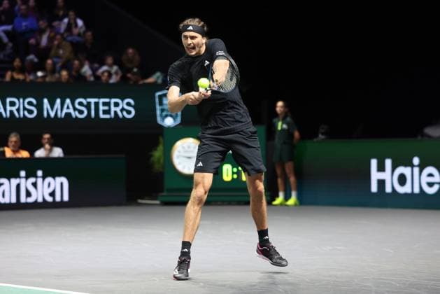 ROLEX PARIS MASTERS TENNIS 2025 Thierry Larret MAXPPP - Nanterre (92) 29 10 2025 Thierry Larret Maxppp. Tennis. Rolex Paris Masters. Paris La Defense, Nanterre (92). Du 25 octobre au 2 novembre 2025. Mercredi 29 octobre 2025. Ugo CARABELLI (ARG) vs Alexander ZVEREV (GER) Nanterre (92) PARIS LA DEFENSE ARENA ILE DE FRANCE FRANCE  Copyright: xMAXPPPxThierryxLarretx TLR202510291804 TLR202510291804