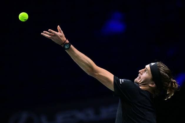 TENNIS : Rolex Paris Masters - Paris - 29 10 2025 Alexander Zverev ( Germany ) serves during the Rolex Paris Masters at Paris La Defense Arena on October 29, 2025 in Nanterre, France. (Photo by Federico Pestellini PSNewz ) ParisFrance  Copyright: xFedericoxPestellinix