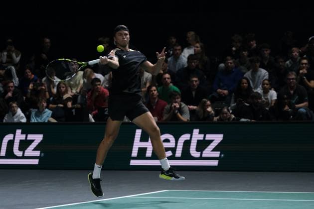 October 29, 2025, Nanterre, Hauts De Seine, France: ALEXANDRE MULLER (FRA) returns the ball to FELIX AUGER ALIASSIME (CAN) during the second round of Rolex Paris Masters 1000 tournament at La Defense Arena Stadium - Nanterre - France..Auger Aliassime won 5:7 7:6 7:6. Nanterre France - ZUMAp119 20251029_zaf_p119_046 Copyright: xPierrexSteveninx
