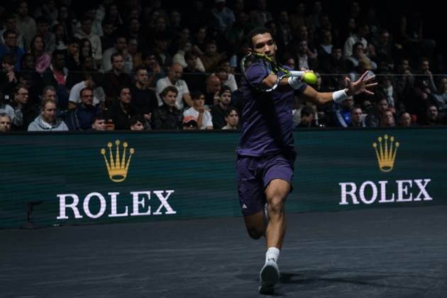 October 29, 2025, Nanterre, Hauts De Seine, France: ALEXANDRE MULLER (FRA) returns the ball to FELIX AUGER ALIASSIME (CAN) during the second round of Rolex Paris Masters 1000 tournament at La Defense Arena Stadium - Nanterre - France..Auger Aliassime won 5:7 7:6 7:6. Nanterre France - ZUMAp119 20251029_zaf_p119_047 Copyright: xPierrexSteveninx