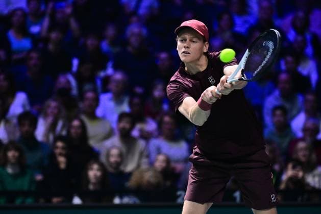 TENNIS : Rolex Paris Masters - Paris - 29 10 2025 Jannik Sinner ( Italy ) during the Rolex Paris Masters at Paris La Defense Arena on October 29, 2025 in Nanterre, France. (Photo by Federico Pestellini PSNewz ) ParisFrance  Copyright: xFedericoxPestellinix