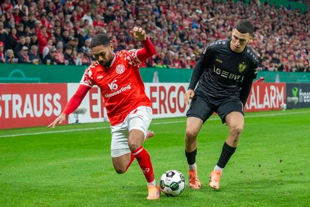 GER, Mainz, Soccer, DFB Cup, 2nd main round, FSV Mainz 05 vs VFB Stuttgart in the picture from l Phillipp Mwene FSV Mainz 05 02 , Bilal El Khannouss VFB Stuttgart 11 , duel 29 10 2025, MEWA Arena Mainz DFB REGULATIONS PROHIBIT ANY USE OF PHOTOGRAPHS AS IMAGE SEQUENCES AND OR QUASI VIDEO, Copyright: HMBxMedia PaulxFritz