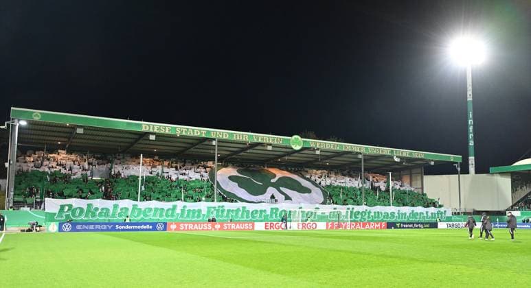 29 10 2025 Soccer Season 2025 2026 DFB Pokal Club Cup 02 Round SpVgg Greuther Fürth Kleeblatt 1 FC Kaiserslautern FCK Rote Teufel Sportfoto Zink xwoxzix regulations prohibit any use of photographs as image sequences and or quasi video choreo choreography Greutherfürthfans Fans Fanblock Kleeblattfans