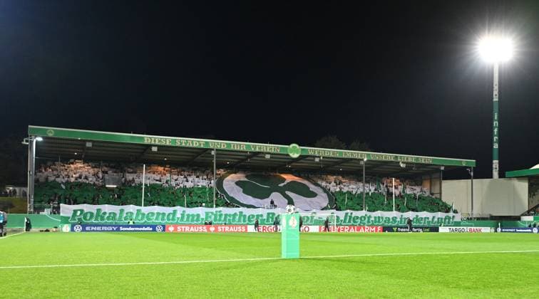 29 10 2025 Soccer Season 2025 2026 DFB Pokal Club Cup 02 Round SpVgg Greuther Fürth Kleeblatt 1 FC Kaiserslautern FCK Rote Teufel Sportfoto Zink xwoxzix regulations prohibit any use of photographs as image sequences and or quasi video choreo choreography Greutherfürthfans Fans Fanblock Kleeblattfans