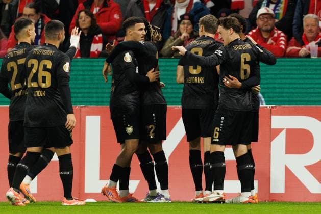Luca Jaquez VFB Stuttgart celebrates the goal to 0 1 with Badredine Bouanani VFB Stuttgart , Deniz Undav VFB Stuttgart , Bilal El Khannouss VFB Stuttgart , Lorenz Assignon VFB Stuttgart , Tiago Tomas VFB Stuttgart and Angelo Stiller VFB Stuttgart , FSV Mainz 05 vs VFB Stuttgart, Football, DFB Pokal, 2 Round, Season 2025 2026, 29 10 2025 DFB regulations prohibit any use of photographs as image sequences and or quasi video FSV Mainz 05 vs VFB Stuttgart, Football, DFB Pokal, 2 Round, Season 2025 2026, 29 10 2025 Copyright: xEibner-Pressefoto AlexanderxNeisx EP_ANS