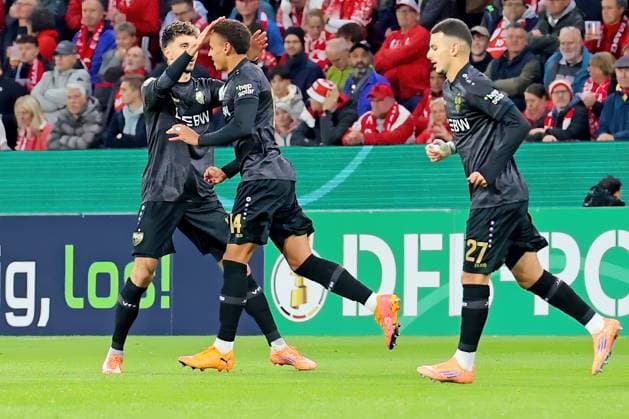 Mainz, Germany 29 October 2025 DFB Pokal 2025 2026 1 FSV Mainz 05 vs VfB Stuttgart In the picture goal scorer Luca Jaquez Stuttgart 2 v li is happy about his goal to 0 1 DFB regulations prohibit any use of photographs as image sequences and or quasi video Mewa Arena Rheinland Pfalz Copyright: xFotostandx xRacochax
