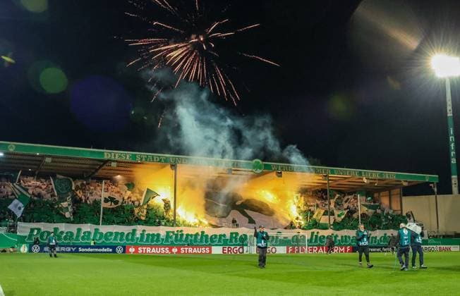 Stadium choreography with fireworks by Fuerth fans, SpVgg Greuther Fuerth vs 1 FC Kaiserslautern, football, men, DFL, DFB Cup, 2025 2026 season, Sportpark Ronhof Thomas Sommer, second round, 29 10 2025 Fuerth Bavaria Germany Copyright: xkolbert-press MartinxAgüerax