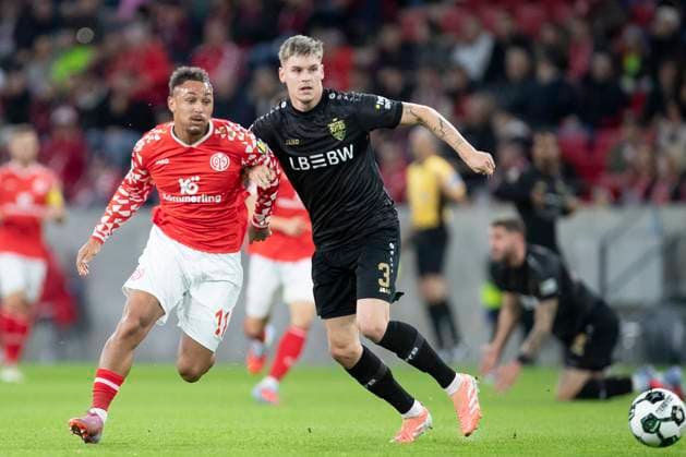 GER, Mainz, Soccer, DFB Cup, 2nd main round, FSV Mainz 05 vs VFB Stuttgart in the picture from l Armindo Sieb FSV Mainz 05 11 , Ramon Hendriks VFB Stuttgart 03 , duel 29 10 2025, MEWA Arena Mainz DFB REGULATIONS PROHIBIT ANY USE OF PHOTOGRAPHS AS IMAGE SEQUENCES AND OR QUASI VIDEO, Copyright: HMBxMedia PaulxFritz