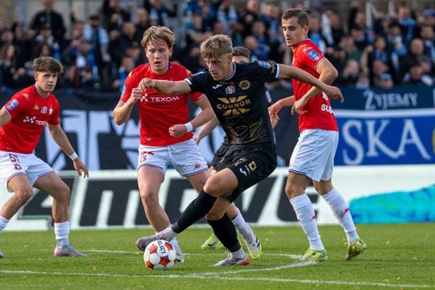 Pilka nozna STS Puchar Polski sezon 2025 2026 kolejka mecz: Hutnik Krakow - Wisla Krakow --- Football STS Polish Cup season 2025 2026 round match: Hutnik Krakow - Wisla Krakow nz. Kacper Prusinski Fot. Igor Zadecki Arena Akcji NEWSPIX.PL --- newspix.pl POLAND OUT! 