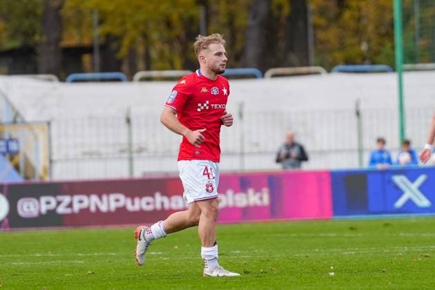Pilka nozna STS Puchar Polski sezon 2025 2026 kolejka mecz: Hutnik Krakow - Wisla Krakow --- Football STS Polish Cup season 2025 2026 round match: Hutnik Krakow - Wisla Krakow nz. Kacper Duda Fot. Igor Zadecki Arena Akcji NEWSPIX.PL --- newspix.pl POLAND OUT! 