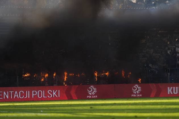 Pilka nozna STS Puchar Polski sezon 2025 2026 kolejka mecz: Hutnik Krakow - Wisla Krakow --- Football STS Polish Cup season 2025 2026 round match: Hutnik Krakow - Wisla Krakow nz. kibice hutnika krakow Fot. Igor Zadecki Arena Akcji NEWSPIX.PL --- newspix.pl POLAND OUT! 