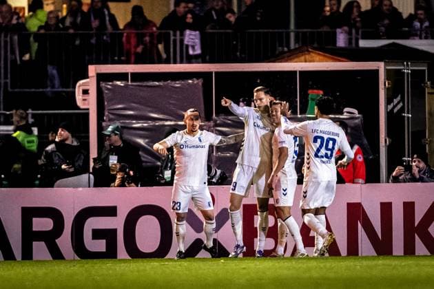 Soccer, Season 2025 2026, DFB Cup, Vöhlinstadion Illertissen, 2 round, FV Illertissen 1 FC Magdeburg, 29 10 2025 29 10 2025, Soccer, Season 2025 2026, DFB Cup, Vöhlinstadion Illertissen, 2 round, FV Illertissen 1 FC Magdeburg, goal celebration joy after goal goal goal shot to 0 1 by 9 Maximilian Breunig 1 FC Magdeburg team team FC Magdeburg photo Lucca Fundel Illertissen Vöhlinstadion Bayern Germany