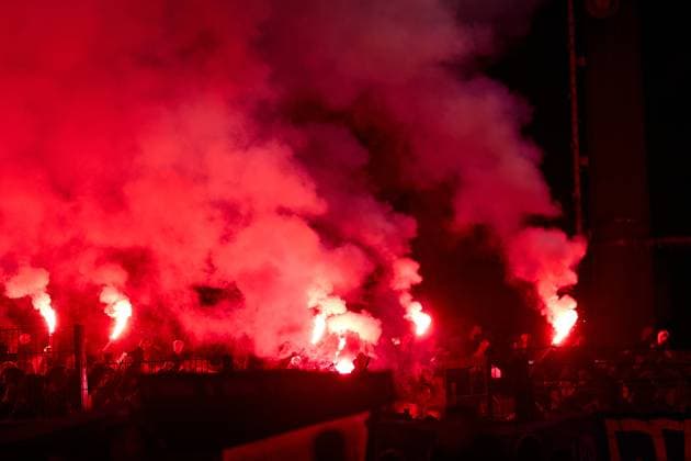 Pyrotechnics, Bengalo, Fireworks, Fans, Ultras, Fankurve, Smoke 1 FC Magdeburg GER, FV Illertissen 1921 e V vs 1 FC Magdeburg, Football, Mens DFB Cup, 2nd round, Season 2025 2026, 29 10 2025 GER, FV Illertissen 1921 e V vs 1 FC Magdeburg, Football, Mens DFB Cup, 2nd round, Season 2025 2026, 29 10 2025 Illertissen Copyright: xEibner-Pressefoto GeraldxOelze-dexStoppanyx EP_ODS