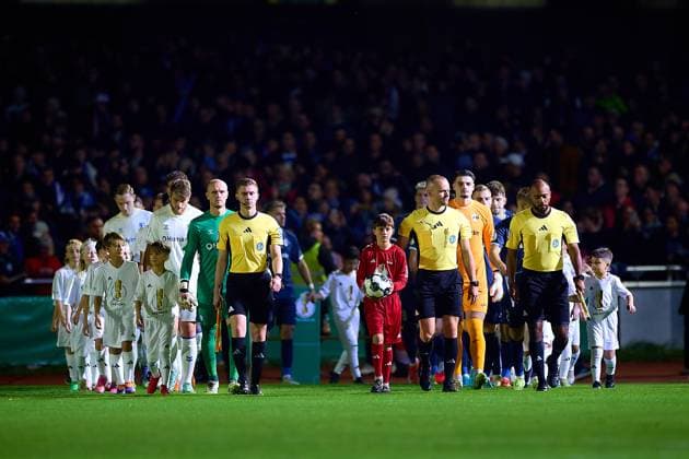 Entry of the teams GER, FV Illertissen 1921 e V vs 1 FC Magdeburg, Football, Mens DFB Cup, 2nd round, Season 2025 2026, 29 10 2025 GER, FV Illertissen 1921 e V vs 1 FC Magdeburg, Football, Mens DFB Cup, 2nd round, Season 2025 2026, 29 10 2025 Illertissen Copyright: xEibner-Pressefoto GeraldxOelze-dexStoppanyx EP_ODS
