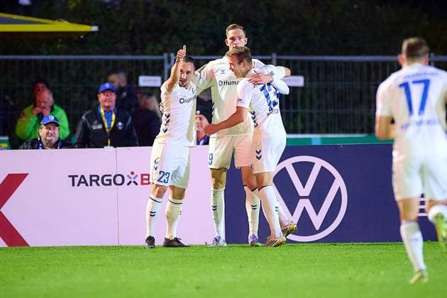 Joy, jubilation over the goal to 0 1 by Maximilian Breunig 1 FC Magdeburg, 09 , left Baris Atik 1 FC Magdeburg, 23 , right Connor Krempicki 1 FC Magdeburg, 13 GER, FV Illertissen 1921 e V vs 1 FC Magdeburg, Football, Mens DFB Cup, 2nd round, 2025 2026 season, 29 10 2025 GER, FV Illertissen 1921 e V vs 1 FC Magdeburg, Football, Mens DFB Cup, 2nd round, 2025 2026 season, 29 10 2025 Illertissen Copyright: xEibner-Pressefoto GeraldxOelze-dexStoppanyx EP_ODS