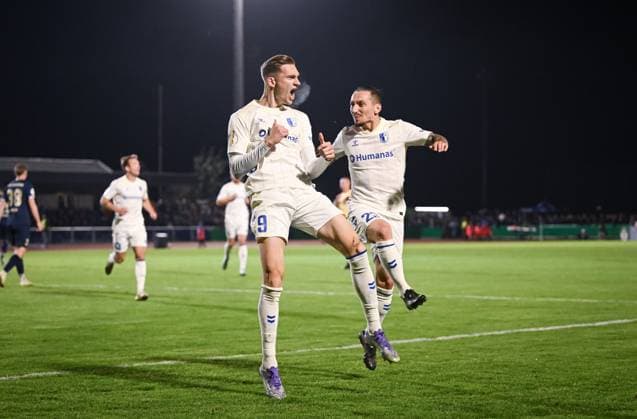 Football DFB Pokal 2025 2026 2 Round 29 10 2025 FV Illertissen 1 FC Magdeburg JUBEL 1 FC Magdeburg to 0 1 Goal protection Maximilian Breunig left and Baris Atik right