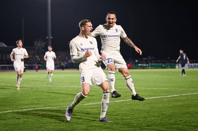 Football DFB Pokal 2025 2026 2 Round 29 10 2025 FV Illertissen 1 FC Magdeburg JUBEL 1 FC Magdeburg to 0 1 Goal protection Maximilian Breunig left and Baris Atik right
