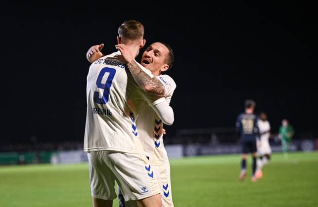 Soccer DFB Pokal 2025 2026 2 Round 29 10 2025 FV Illertissen 1 FC Magdeburg JUBEL 1 FC Magdeburg to 0 1 goal Maximilian Breunig left hugs Baris Atik right