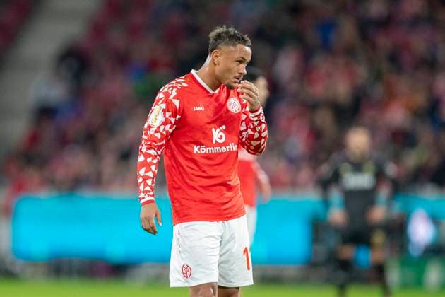 GER, Mainz, Soccer, DFB Cup, 2nd main round, FSV Mainz 05 vs VFB Stuttgart in picture v l Armindo Sieb FSV Mainz 05 11 , 29 10 2025, MEWA Arena Mainz DFB REGULATIONS PROHIBIT ANY USE OF PHOTOGRAPHS AS IMAGE SEQUENCES AND OR QUASI VIDEO, Copyright: HMBxMedia PaulxFritz