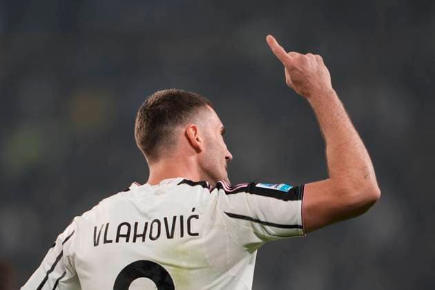 Juventus™s Dusan Vlahovic celebrates after scoring the 1-0 goal for his team during the Serie A soccer match between Juventus Fc and Udinese at the Juventus Stadium in Turin, north west Italy - October 29, 2025. - Soccer  Copyright: xFabioxFerrari LaPressex