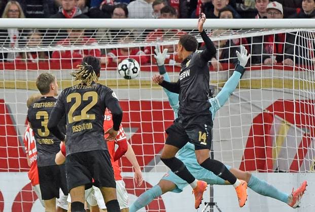 29 10 2025, xhbx, Fußball DFB Pokal 2 Runde, FSV Mainz 05 VfB Stuttgart v l Goal scored, Tor zum 0 1 durch Luca Jaquez VfB Stuttgart DFL DFB REGULATIONS PROHIBIT ANY USE OF PHOTOGRAPHS as IMAGE SEQUENCES and or QUASI VIDEO Mainz