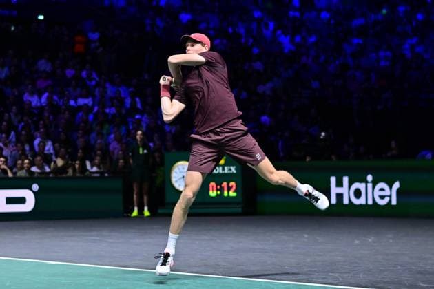 TENNIS : Rolex Paris Masters - Paris - 29 10 2025 Jannik Sinner ( Italy ) during the Rolex Paris Masters at Paris La Defense Arena on October 29, 2025 in Nanterre, France. (Photo by Federico Pestellini PSNewz ) ParisFrance  Copyright: xFedericoxPestellinix