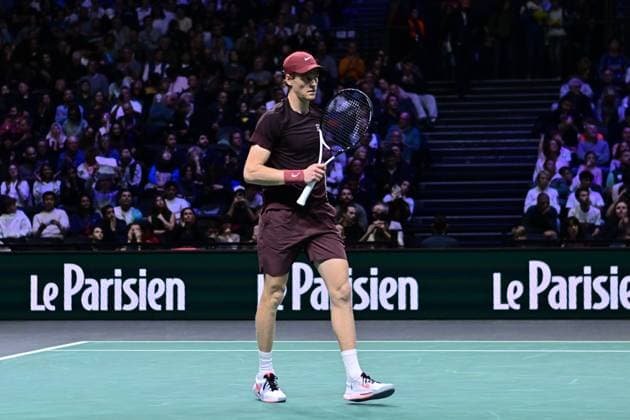 TENNIS : Rolex Paris Masters - Paris - 29 10 2025 Jannik Sinner ( Italy ) during the Rolex Paris Masters at Paris La Defense Arena on October 29, 2025 in Nanterre, France. (Photo by Federico Pestellini PSNewz ) ParisFrance  Copyright: xFedericoxPestellinix