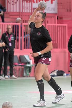 Carolin Huebner TusSies Metzingen, 56 TusSies Metzingen vs HSG Bensheim Auerbach, Handball, Alsco HBF, 5 League Matchday, Season 2025 2026, 29 10 2025 TusSies Metzingen vs HSG Bensheim Auerbach, Handball, Alsco HBF, 5 League Matchday, Season 2025 2026, 29 10 2025 Tuebingen Copyright: xEibner-Pressefoto TobiasxBaurx EP_TBR