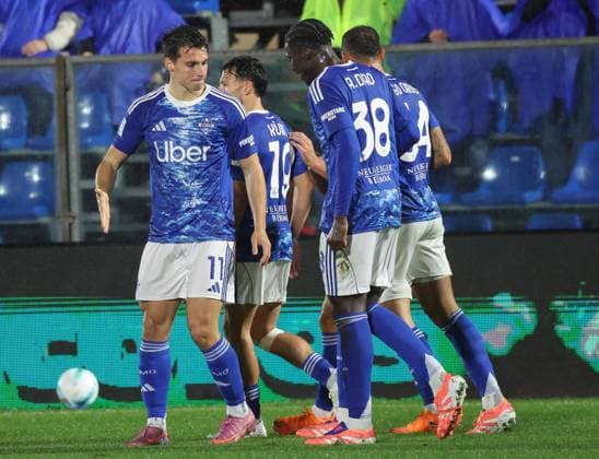 October 29, 2025, Como: Como 1907 s forward Anastasios Douvikas celebrates after scoring goal during the Italian Serie A soccer match Como 1907 vs Hellas Verona FC at Giuseppe Sinigaglia stadium in Como, Italy 29 October 2025, Italy, ANSA ROBERTO BREGANI. Serie A 2025-2026; Como 1907- Hellas Verona FC  - ZUMAa110 20251029_zaf_a110_026 Copyright: xRobertoxBreganix